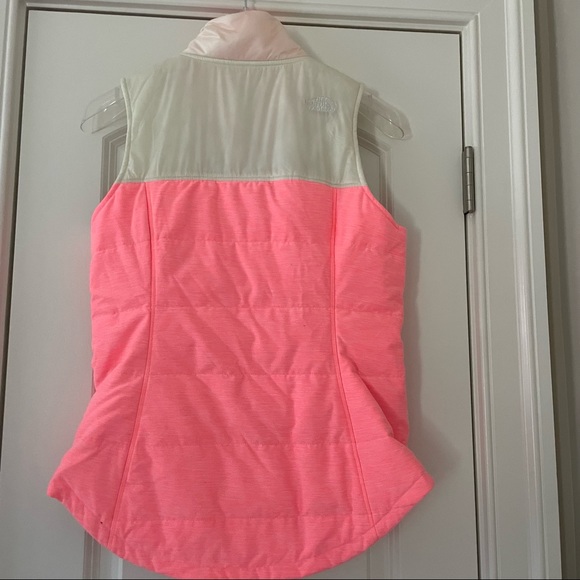 The North Face NWOT Peach Puffer Vest - Picture 6 of 10